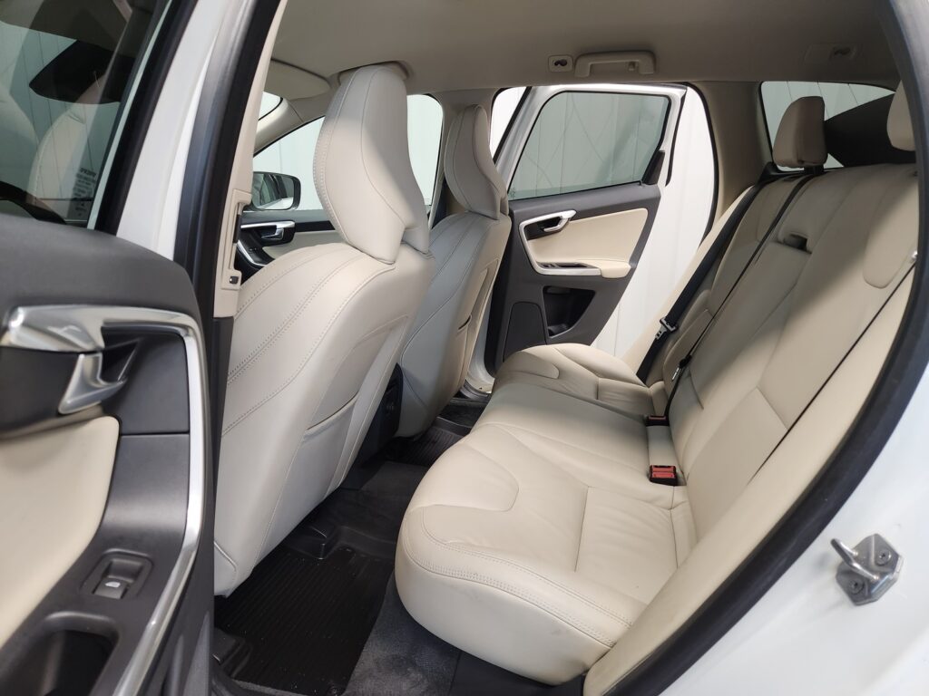 Volvo XC60, image 7