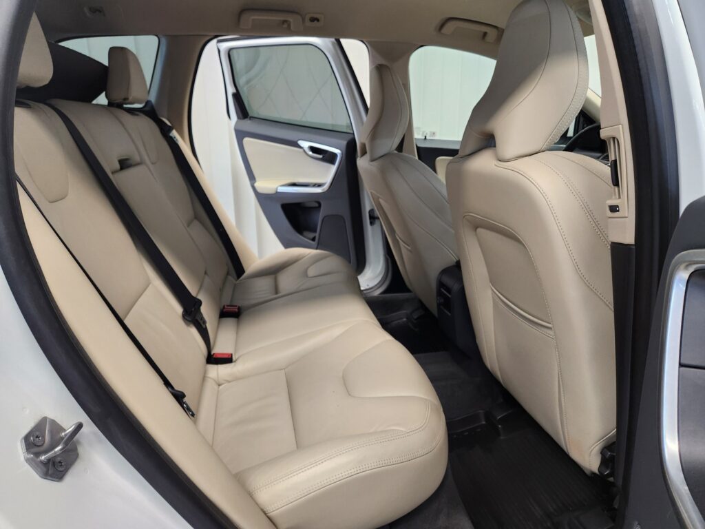 Volvo XC60, image 8