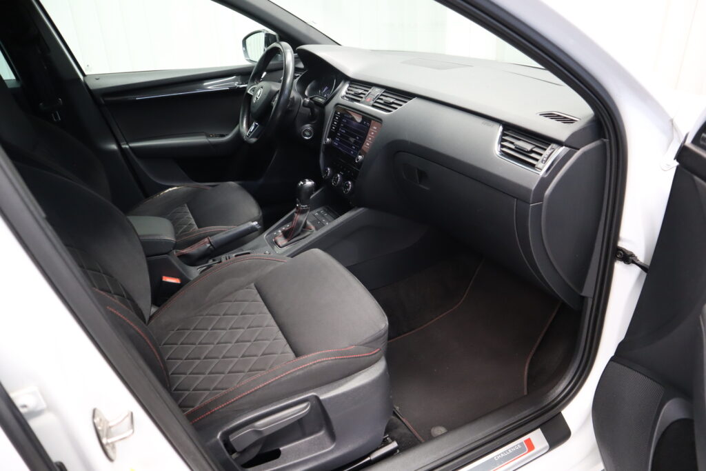 Skoda Octavia, image 16
