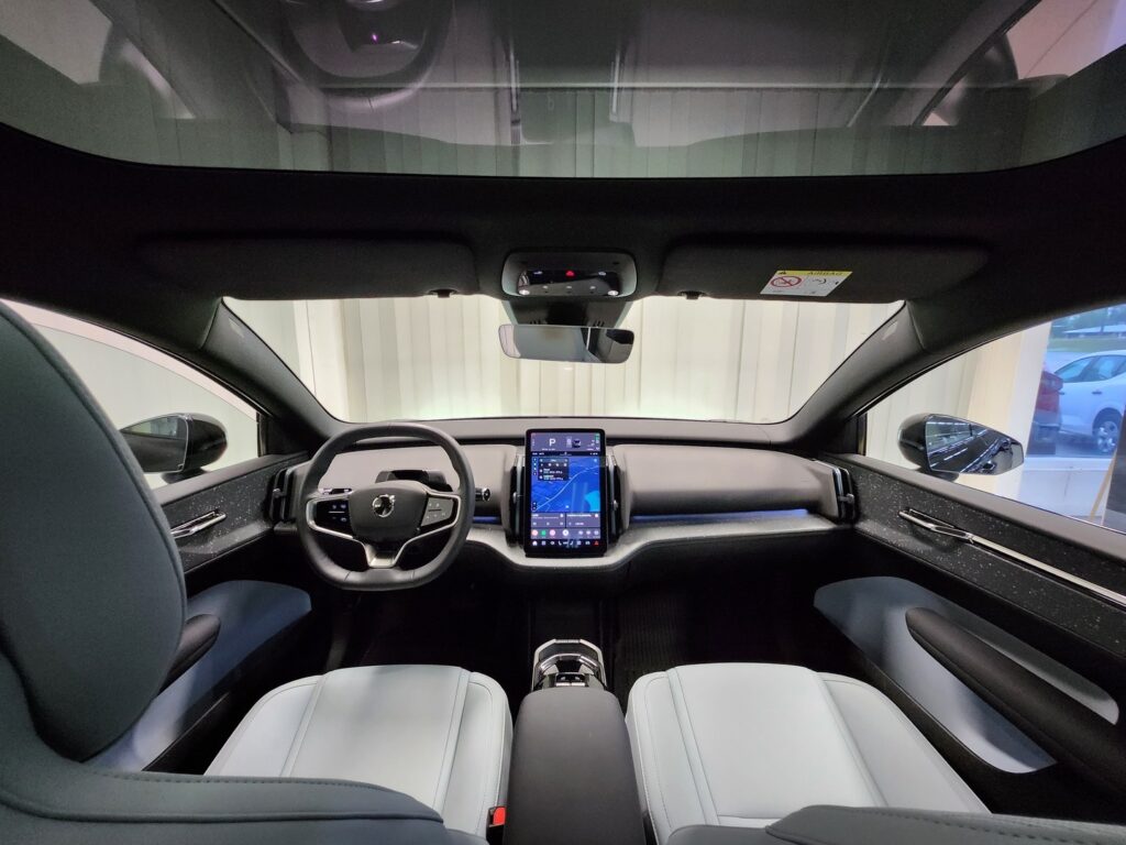 Volvo EX30, image 10