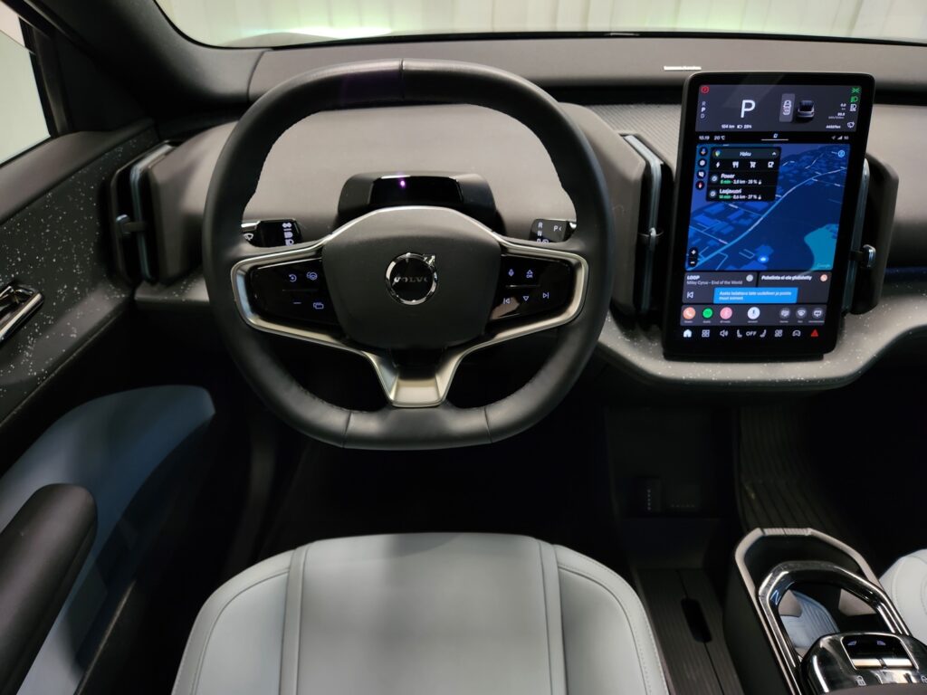 Volvo EX30, image 11