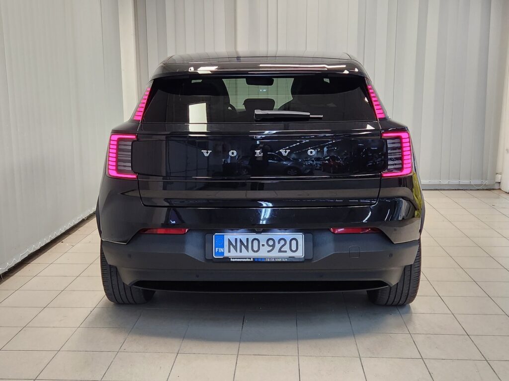 Volvo EX30, image 4