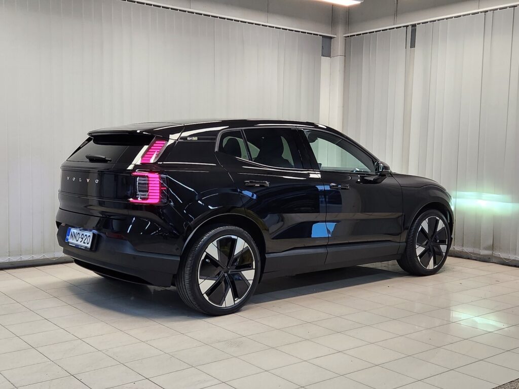 Volvo EX30, image 5