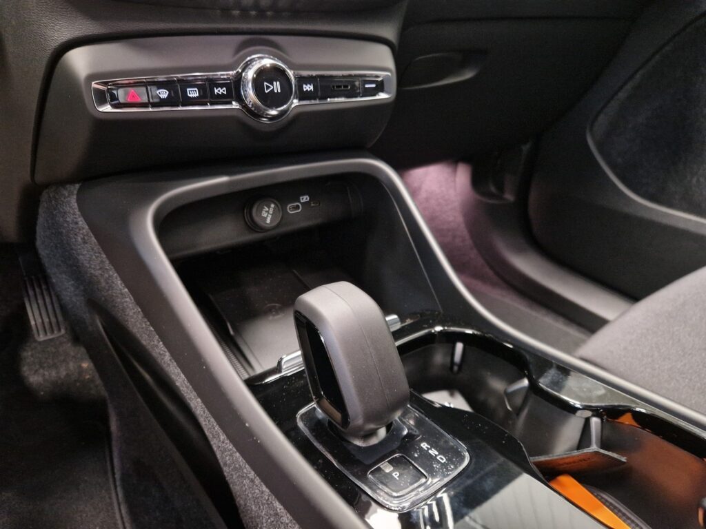 Volvo C40, image 16