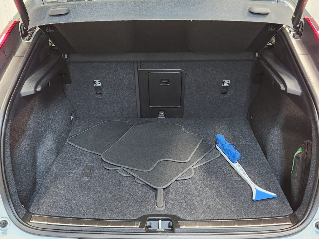 Volvo C40, image 20