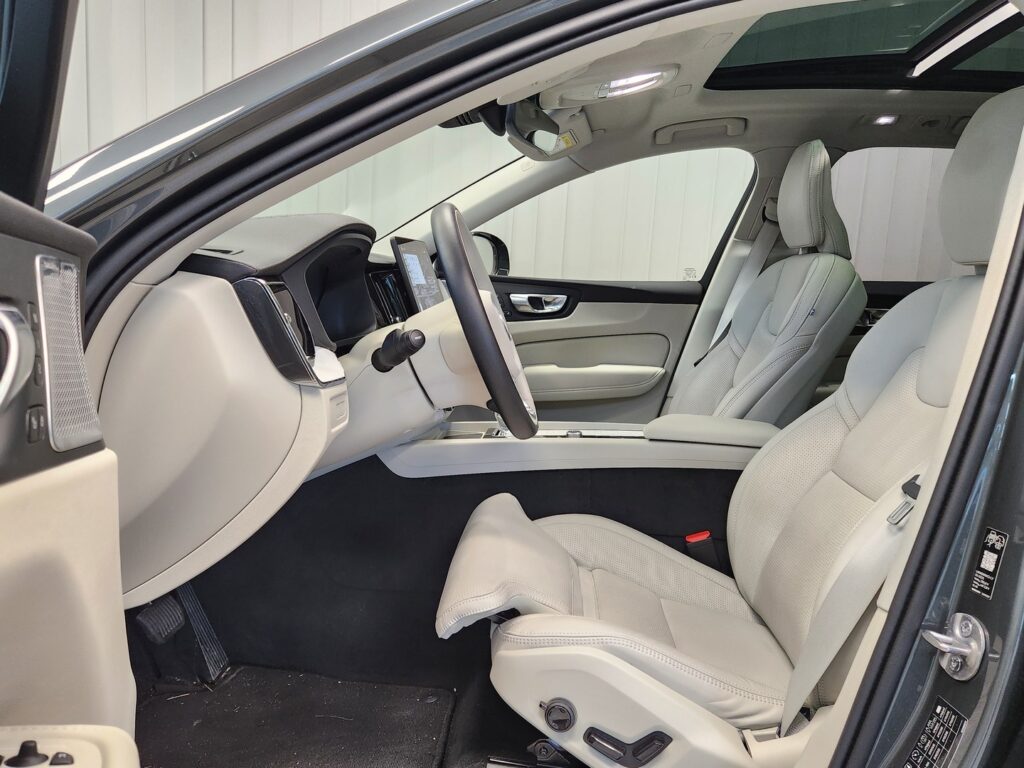 Volvo XC60, image 4