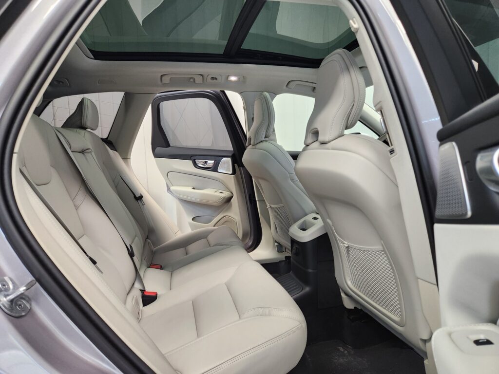 Volvo XC60, image 8