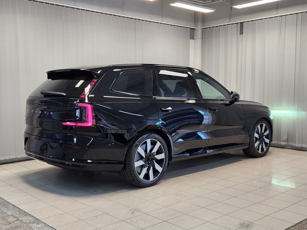 Volvo EX90, image 5