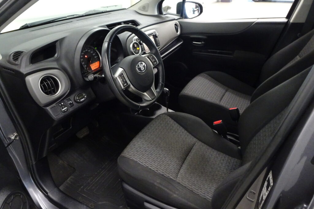 Toyota Yaris, image 10