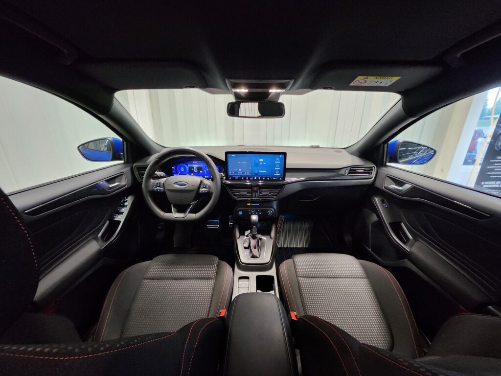 Ford Focus, image 10
