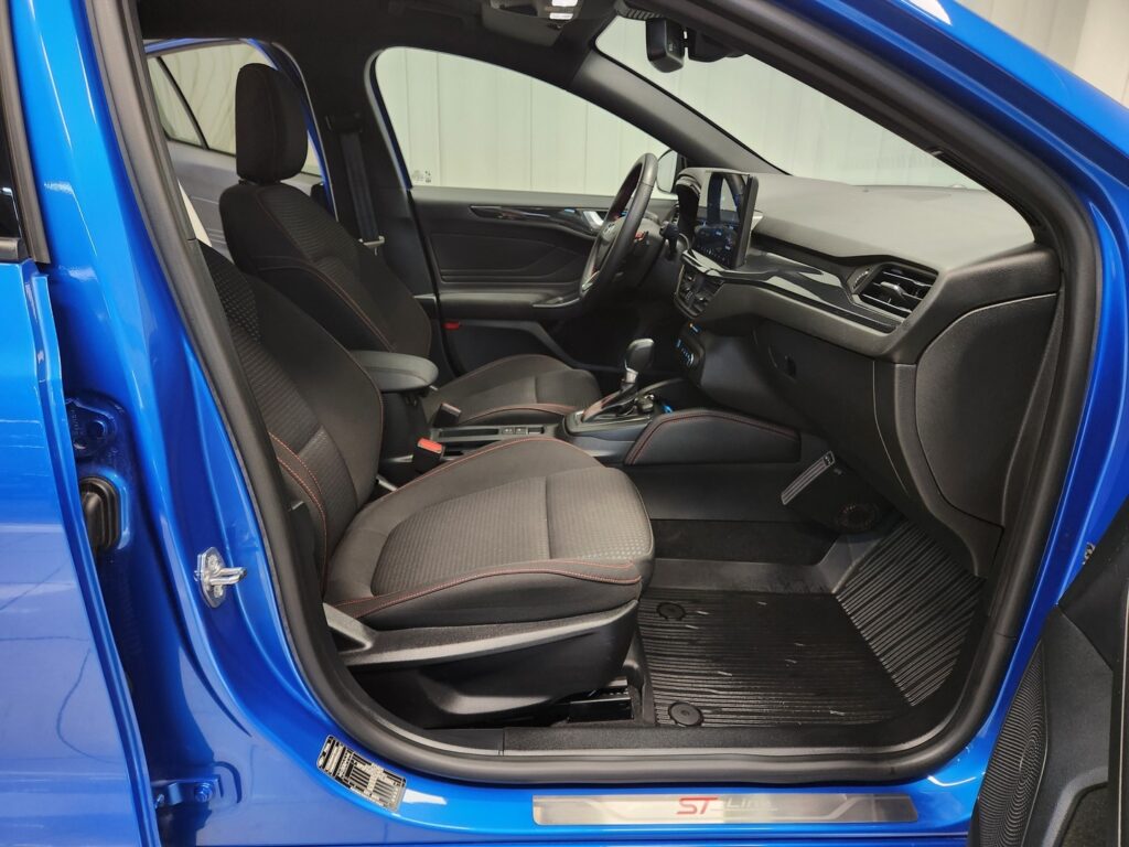 Ford Focus, image 9