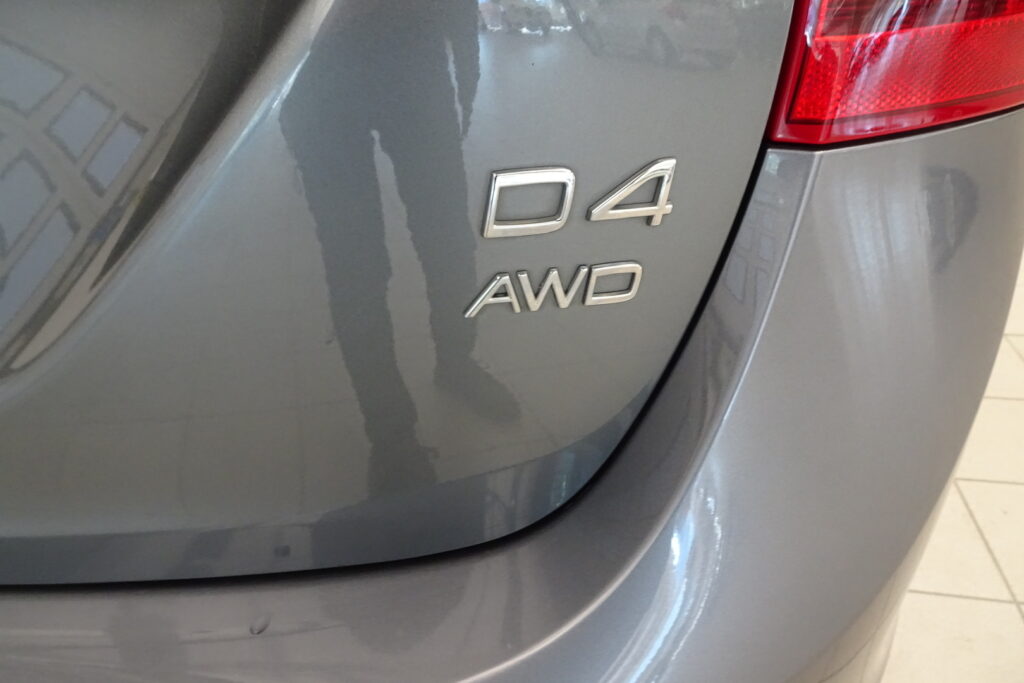Volvo V60 Cross Country, image 17