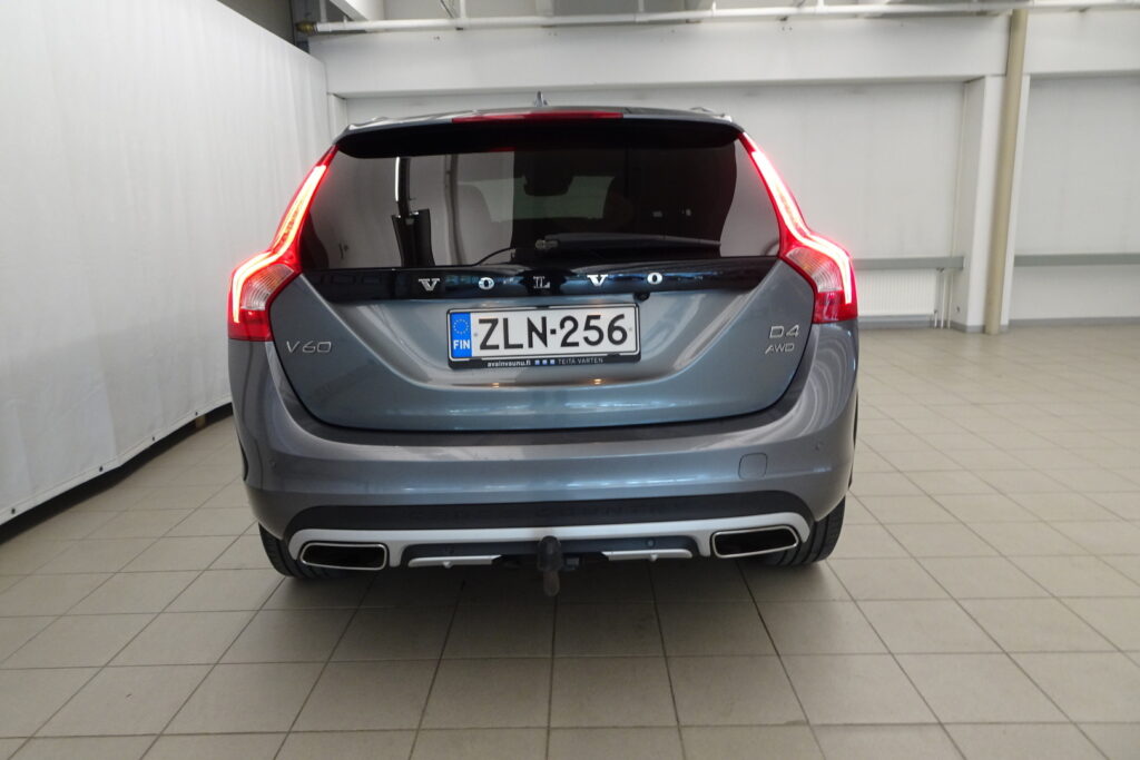 Volvo V60 Cross Country, image 4