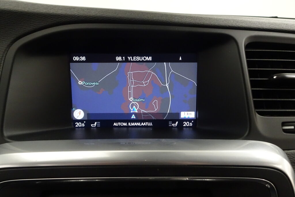 Volvo V60 Cross Country, image 7