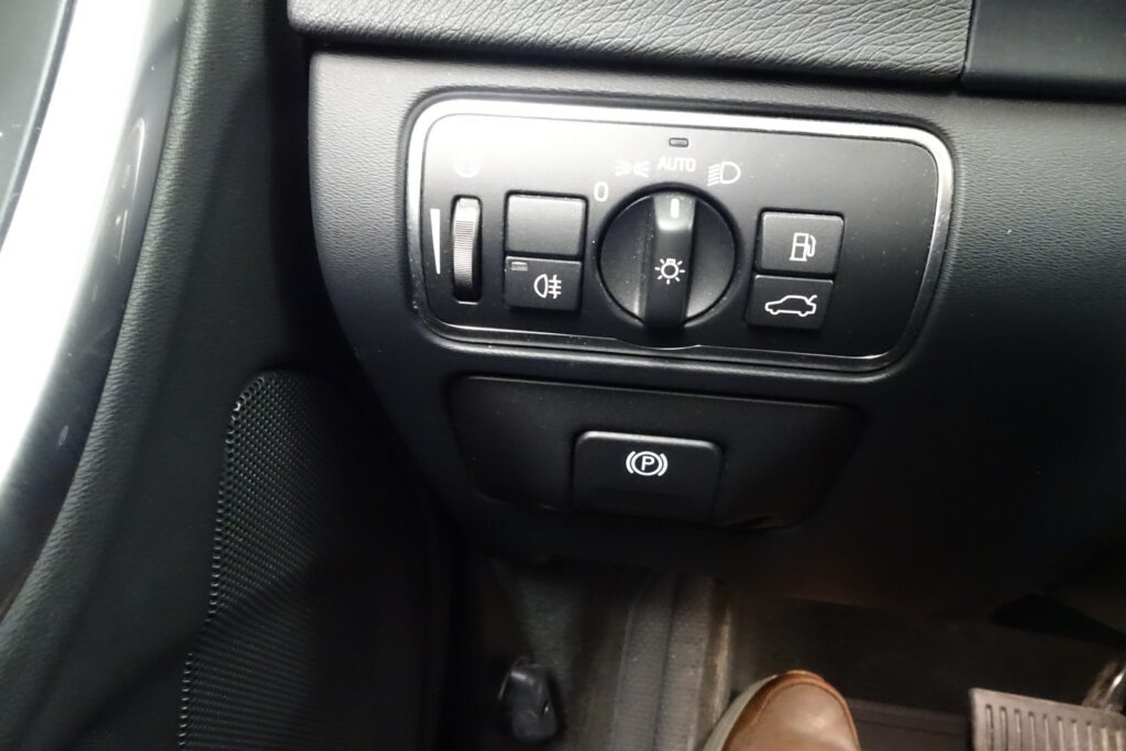 Volvo V60 Cross Country, image 9