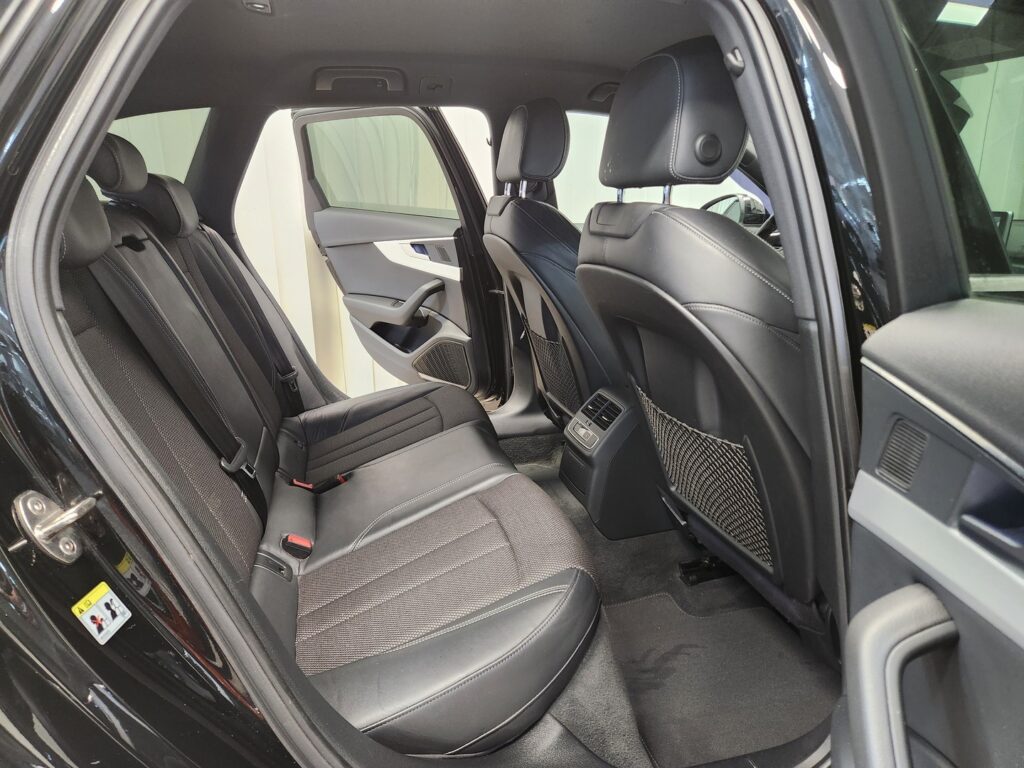 Audi A4, image 11