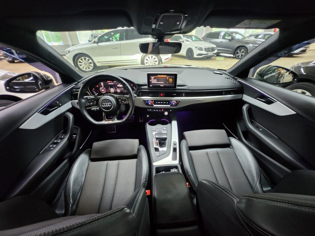 Audi A4, image 13