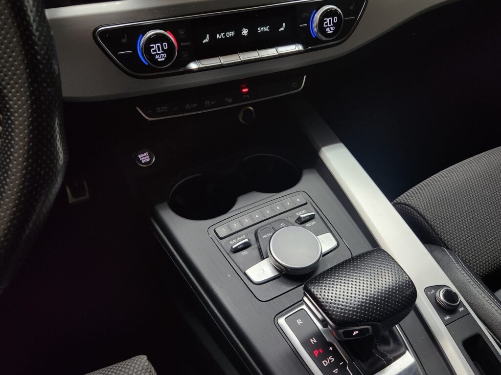 Audi A4, image 15