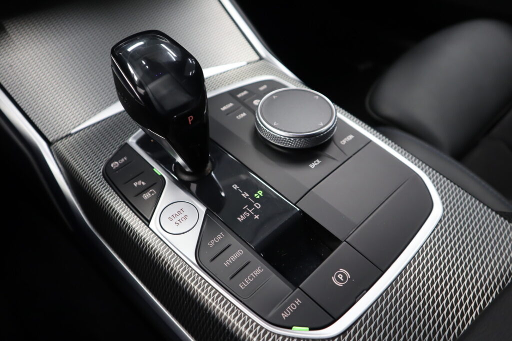 BMW 330, image 16