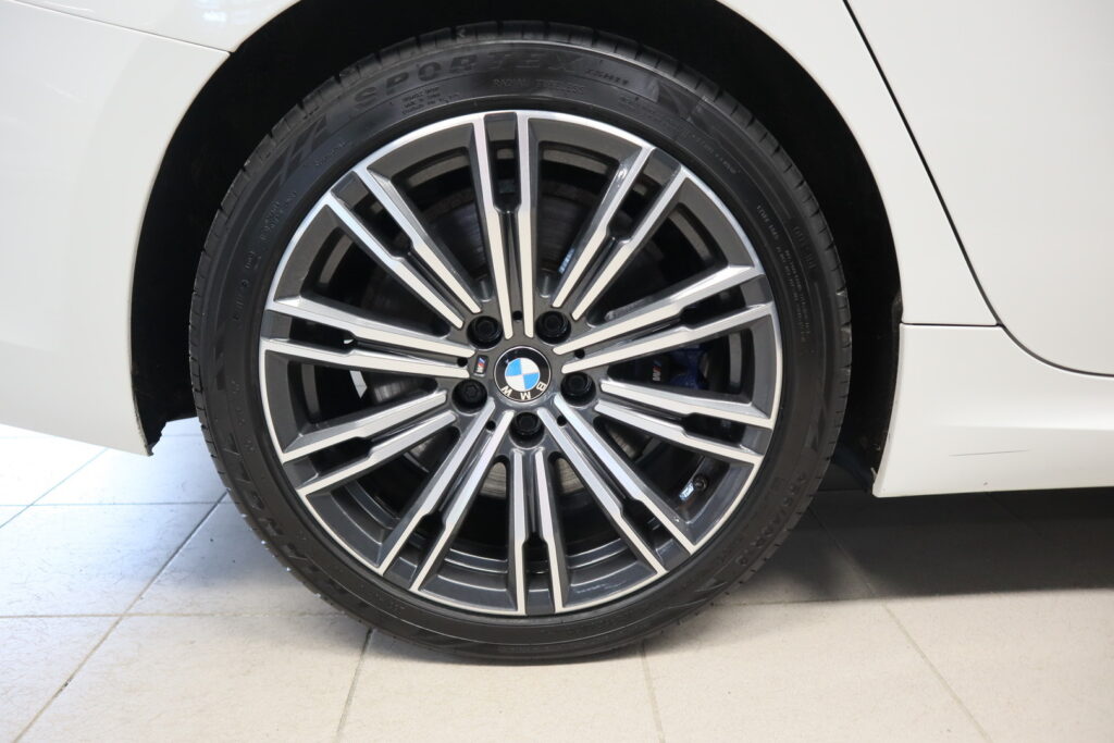 BMW 330, image 19