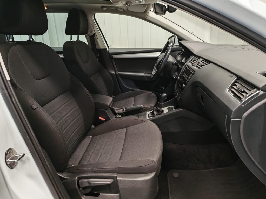 Skoda Octavia, image 11