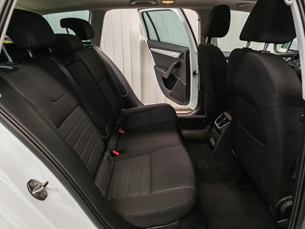Skoda Octavia, image 12