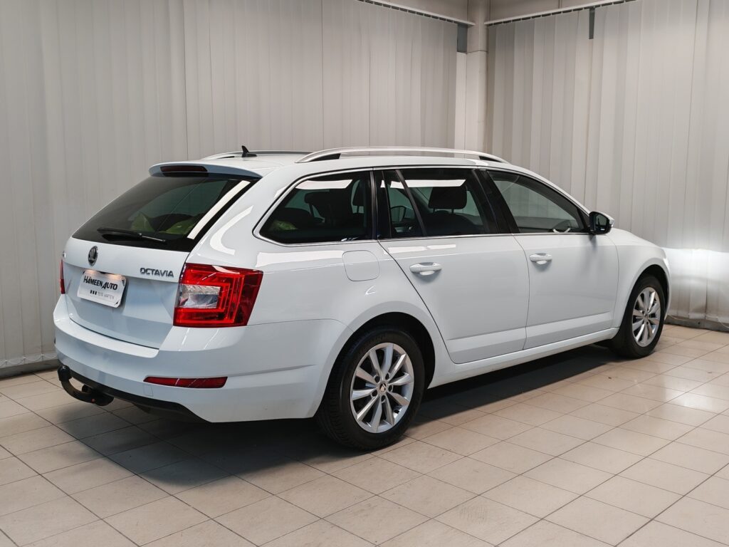 Skoda Octavia, image 2