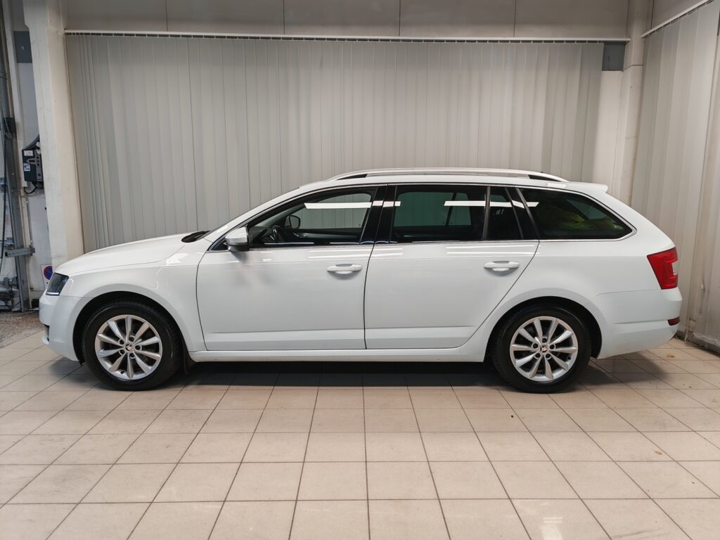 Skoda Octavia, image 3