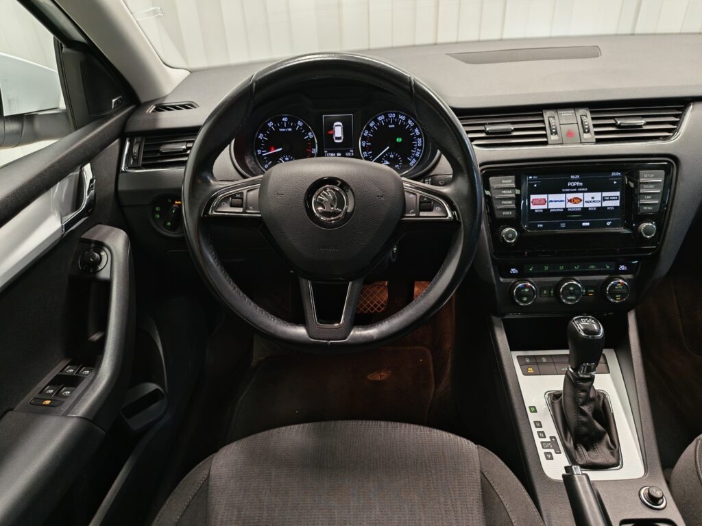 Skoda Octavia, image 8