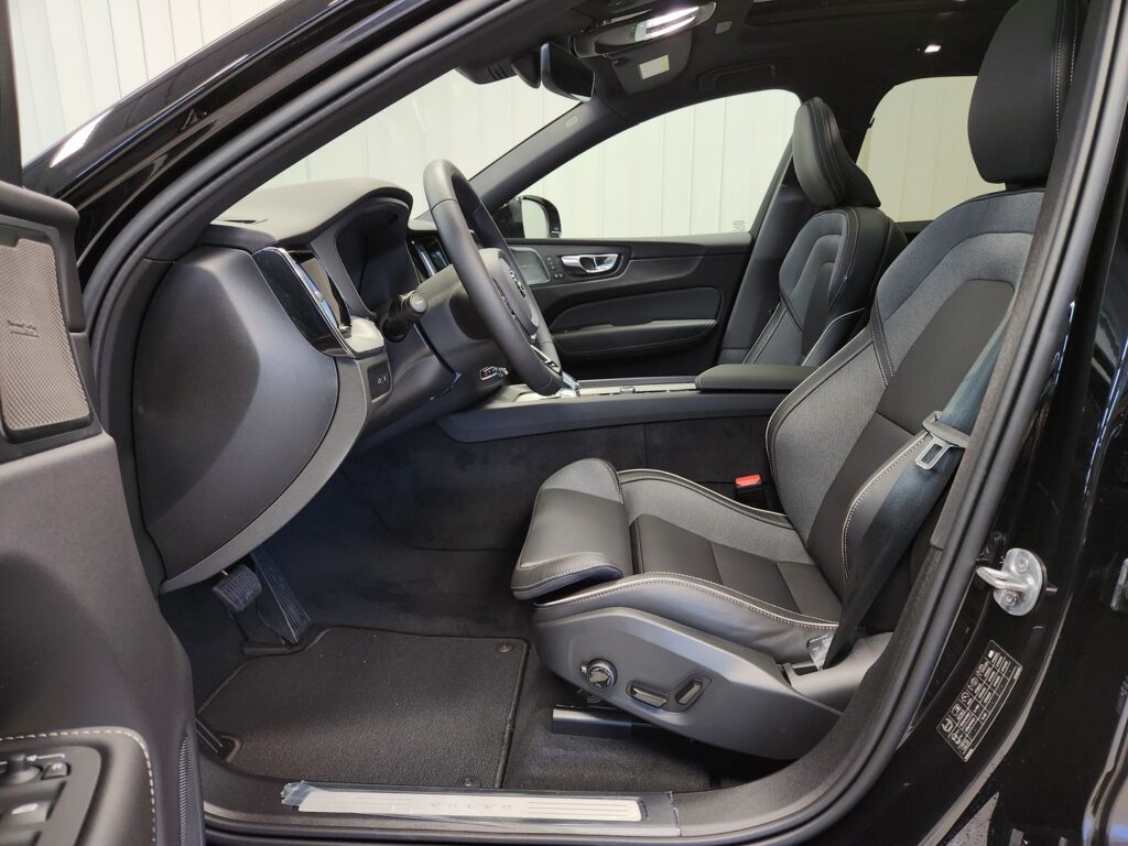 Volvo XC60, image 2