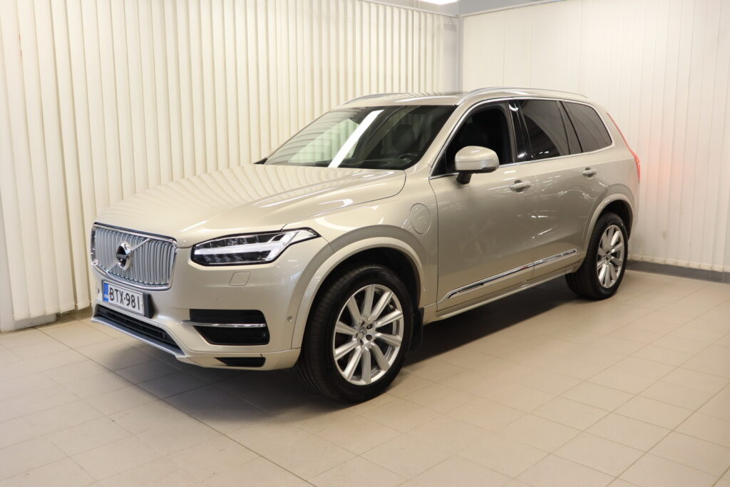 Volvo XC90, image 1