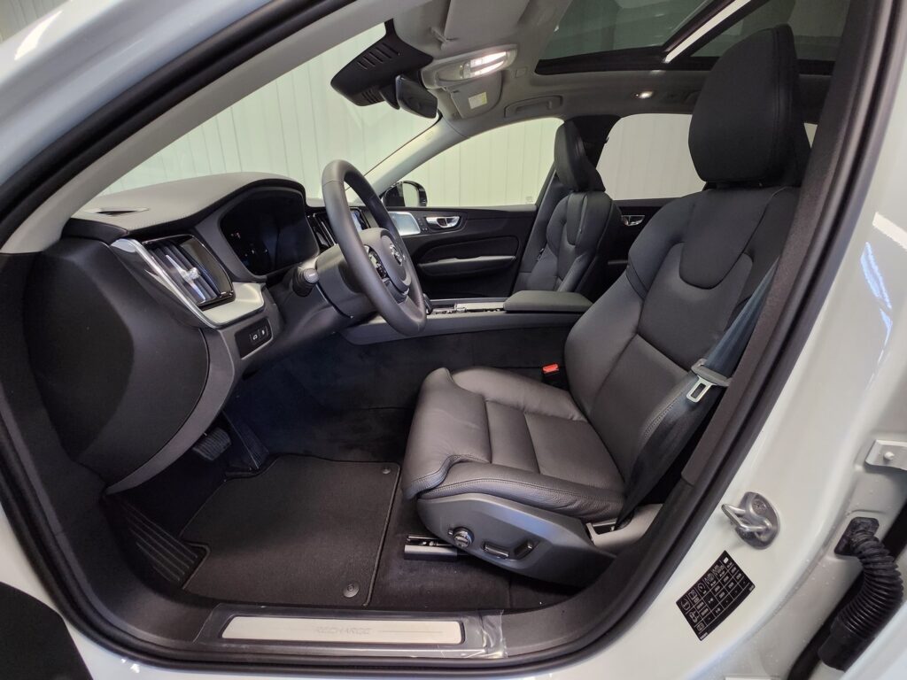Volvo XC60, image 2