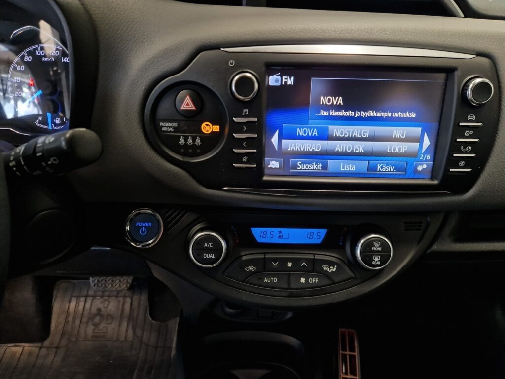 Toyota Yaris, image 10