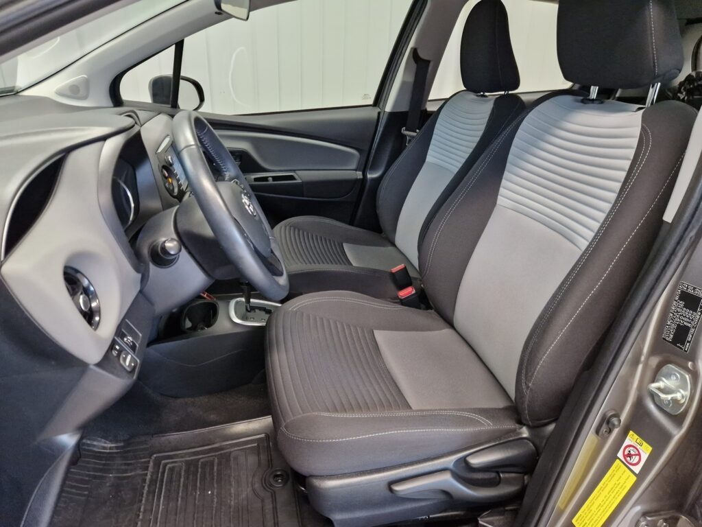 Toyota Yaris, image 11