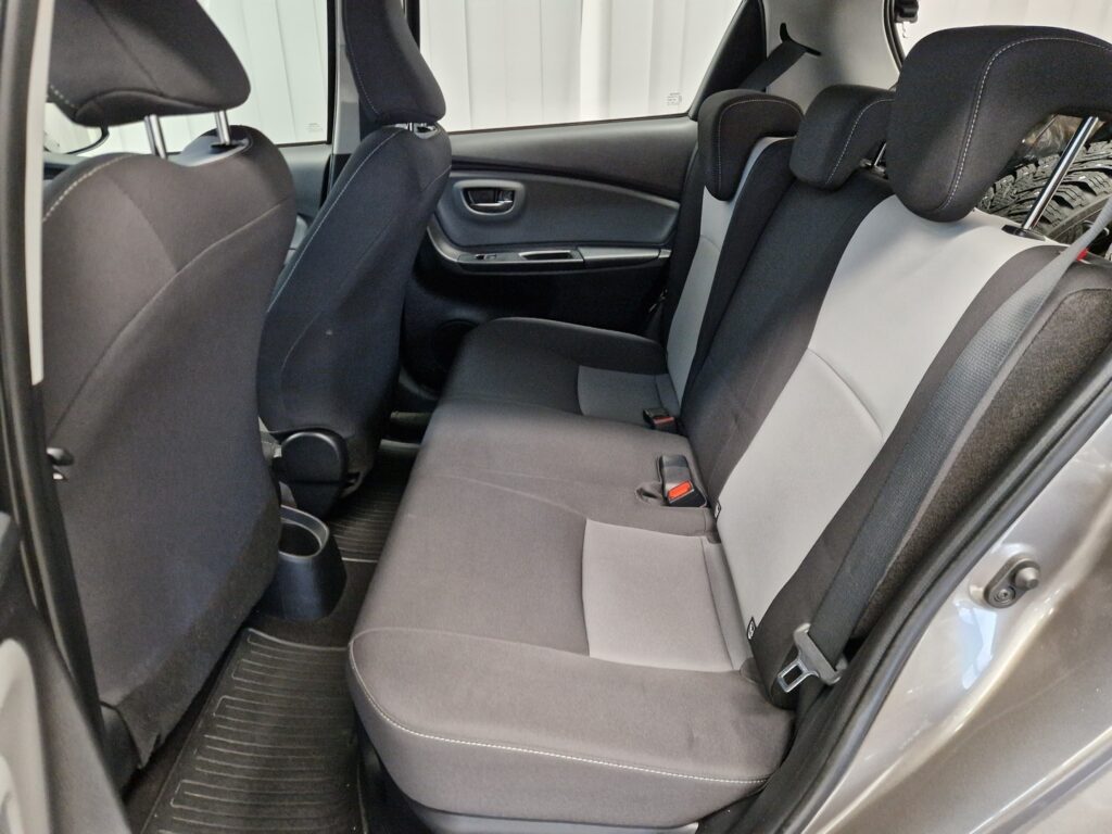 Toyota Yaris, image 12