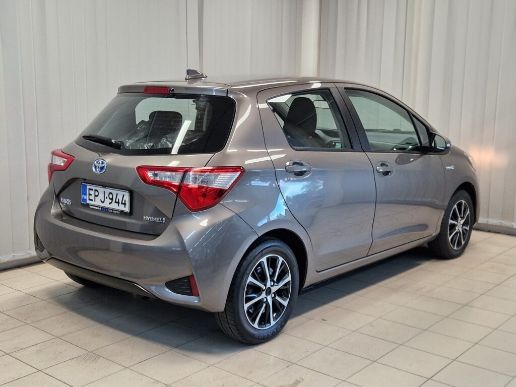 Toyota Yaris, image 2
