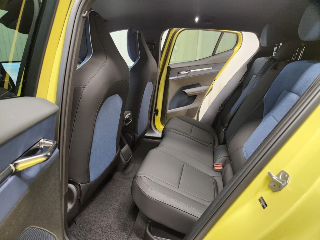 Volvo EX30, image 10