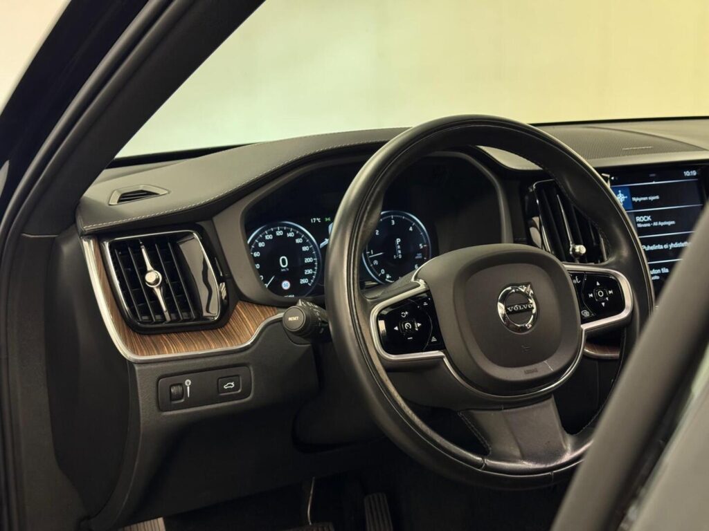 Volvo XC60, image 13