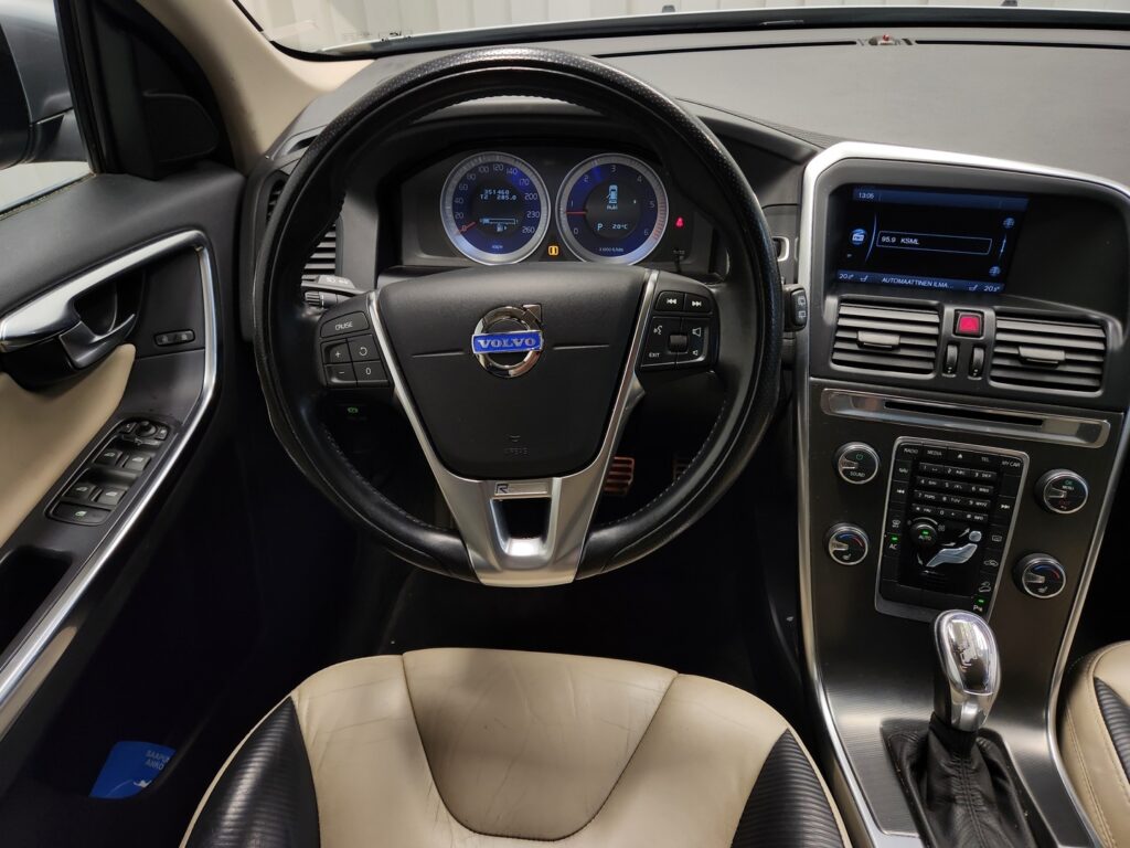 Volvo XC60, image 12