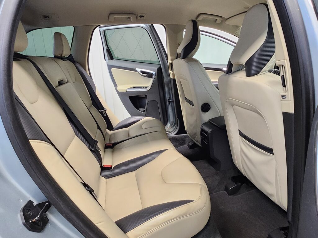 Volvo XC60, image 8