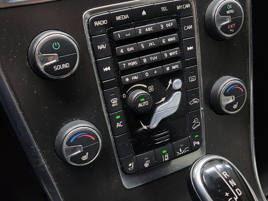 Volvo XC60, image 14
