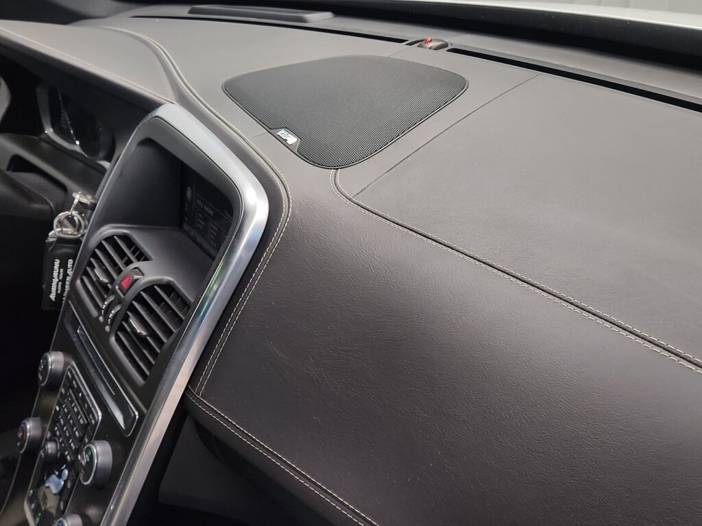 Volvo XC60, image 9