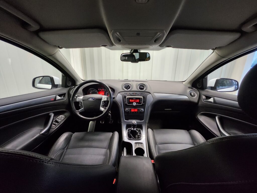 Ford Mondeo, image 10