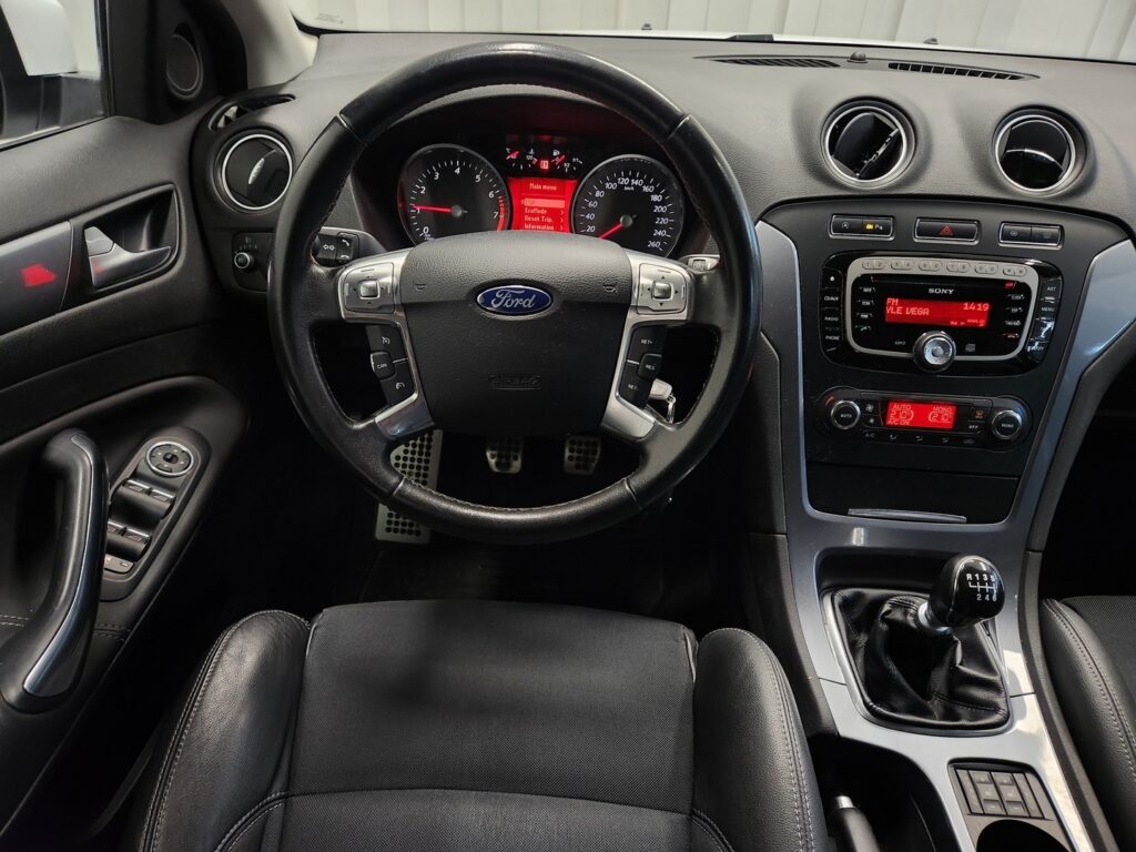 Ford Mondeo, image 11