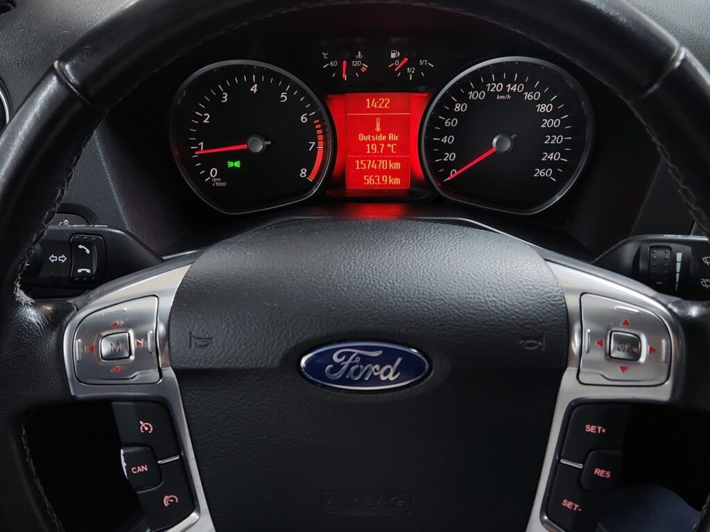 Ford Mondeo, image 12