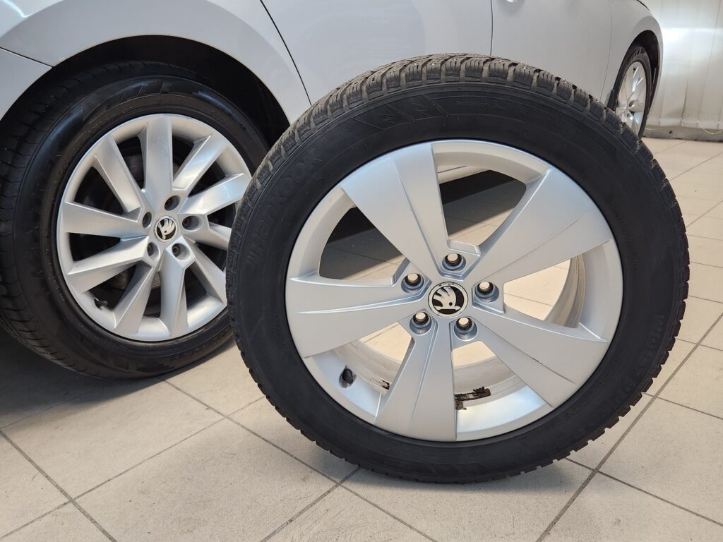 Skoda Superb, image 19