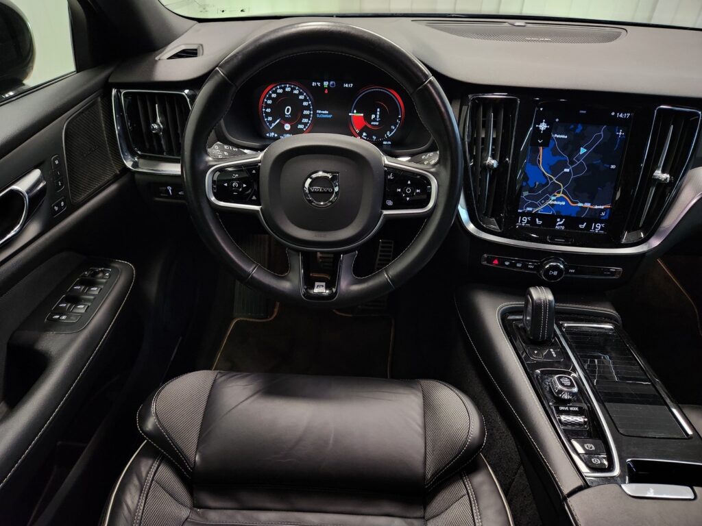 Volvo V60, image 11