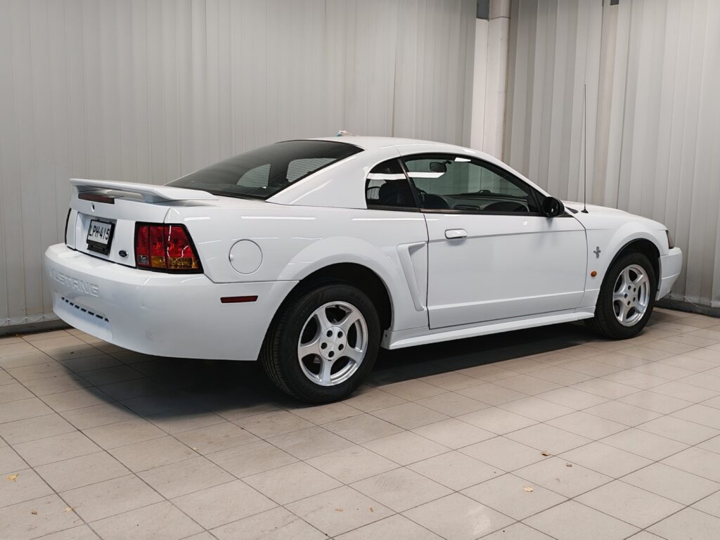 Ford Mustang, image 2