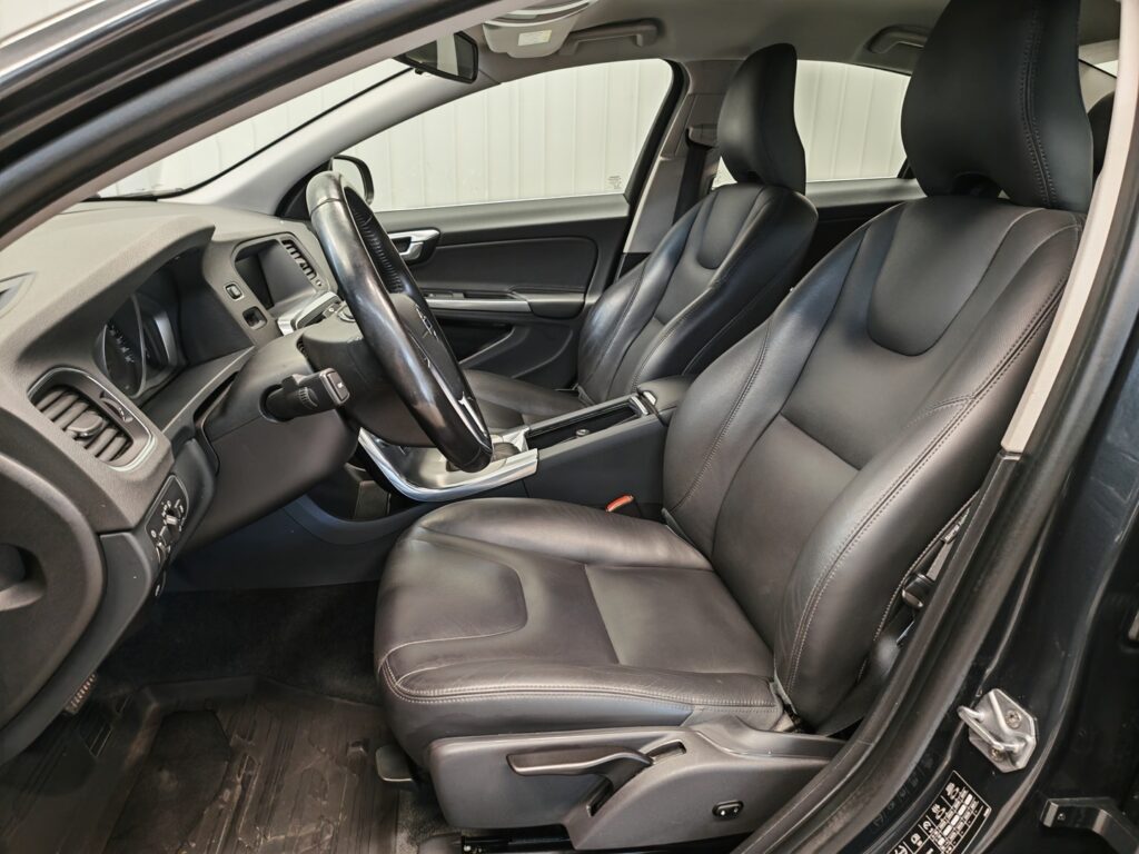 Volvo S60, image 11