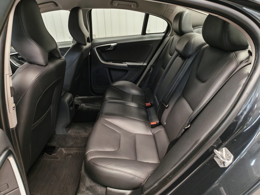 Volvo S60, image 13